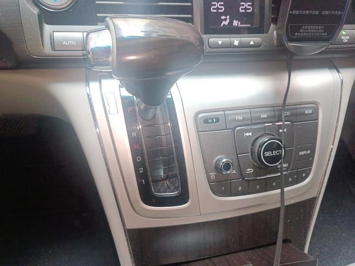 Elysion 2012 2.4L VTi Comfort photo 6