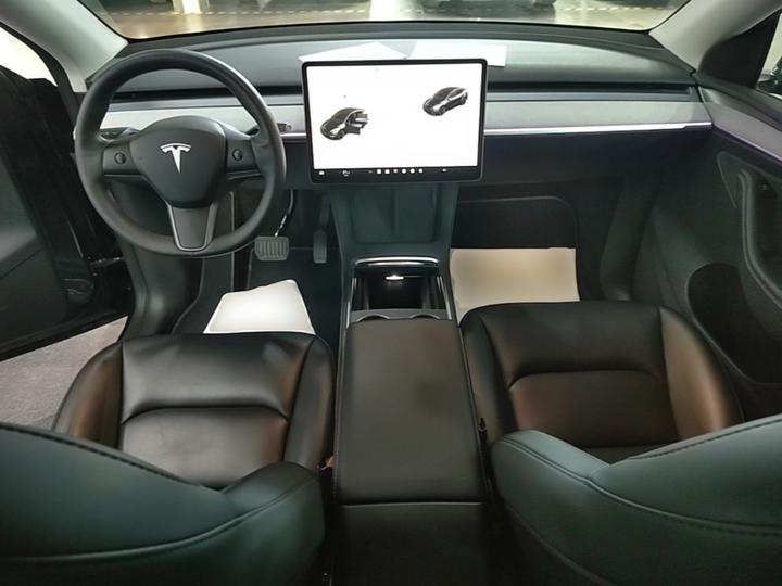 Model Y 2024 RWD photo 5