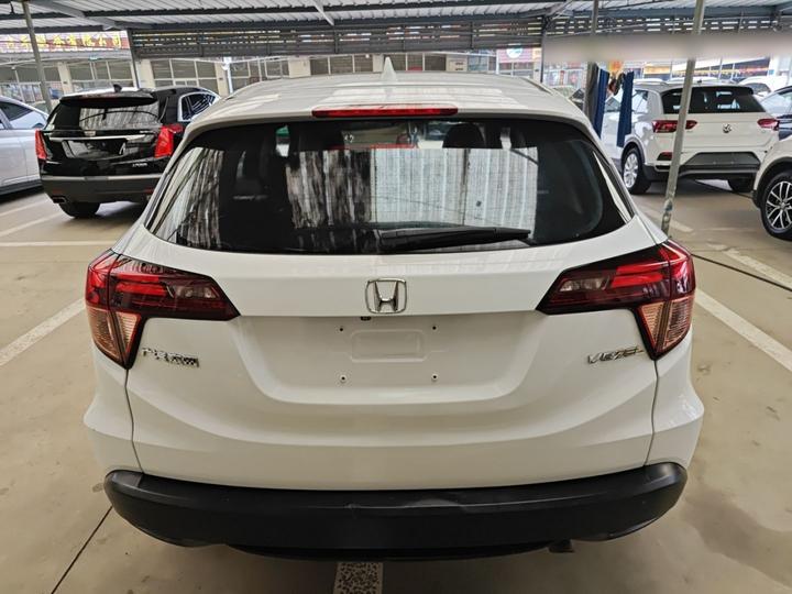 Vezel 2017 1.8L CVT RWD Pioneer photo 3