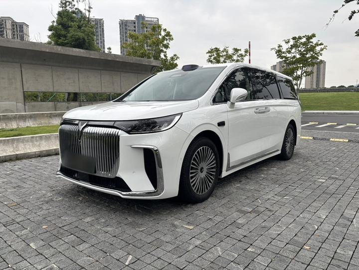 Voyah Dreamer 2025 PHEV AWD Premium Qiankun