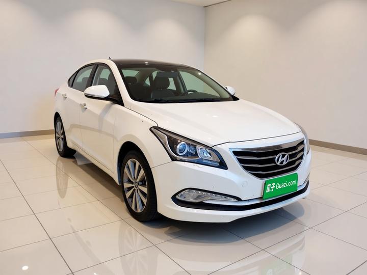 Mistra 2014 1.8L AT Premium DLX photo 3