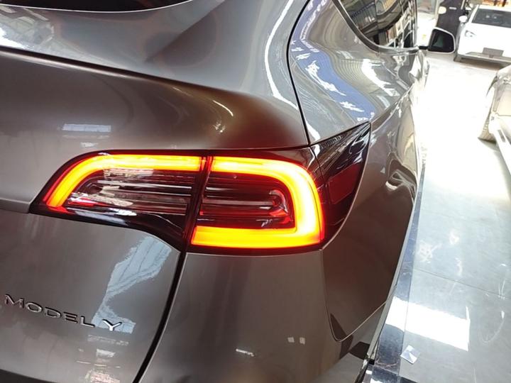 Model Y 2023 Long Range AWD photo 7