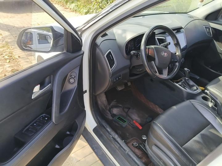 ix25 2015 1.6L AT RWD Smart GLS photo 3