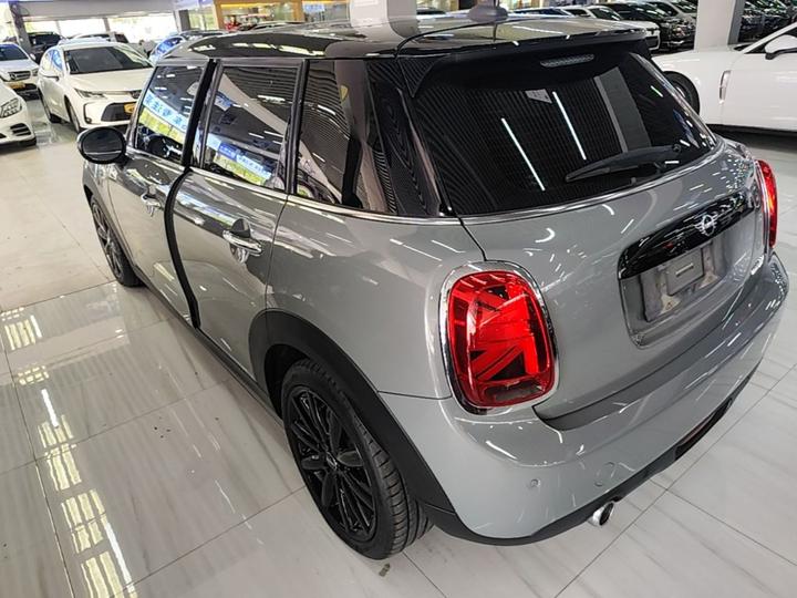 2021 1.5T COOPER 5-Door photo 4