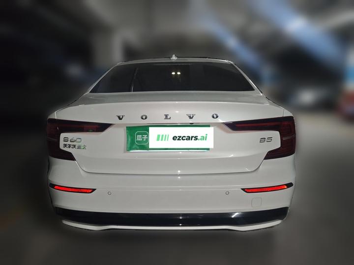 S60 2023 B5 Sport photo 5