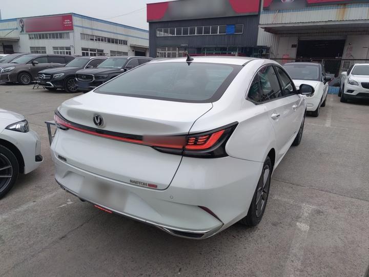 PLUS 2023 1.5T DCT Premium photo 4