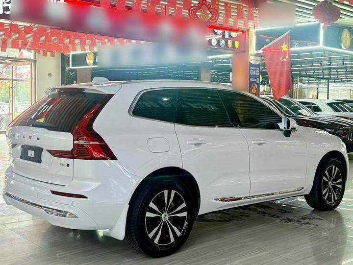 XC60 2023 B5 AWD Luxury photo 3