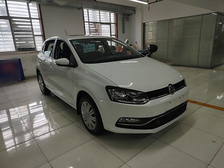 Polo 2016 1.6L AT Comfort photo 3