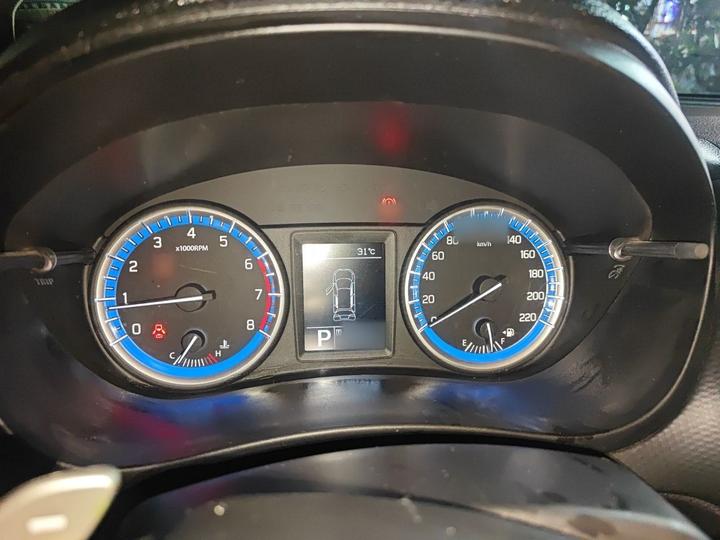 2014 1.6L CVT RWD Elite photo 4