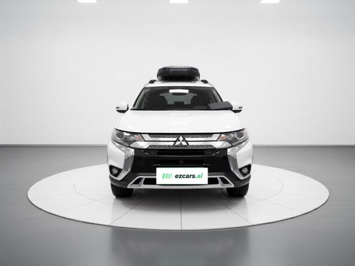 Outlander 2019 2.4L AWD Enjoy 5-Seater China VI photo 2