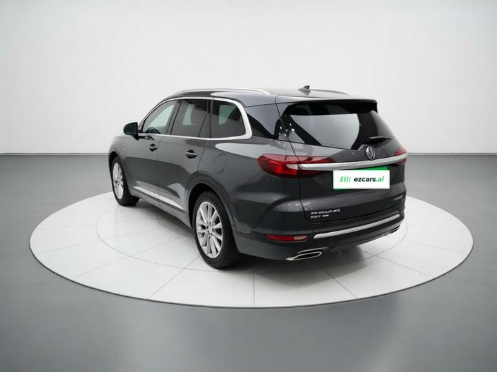 2020 28T AWD Exclusive Flagship photo 4