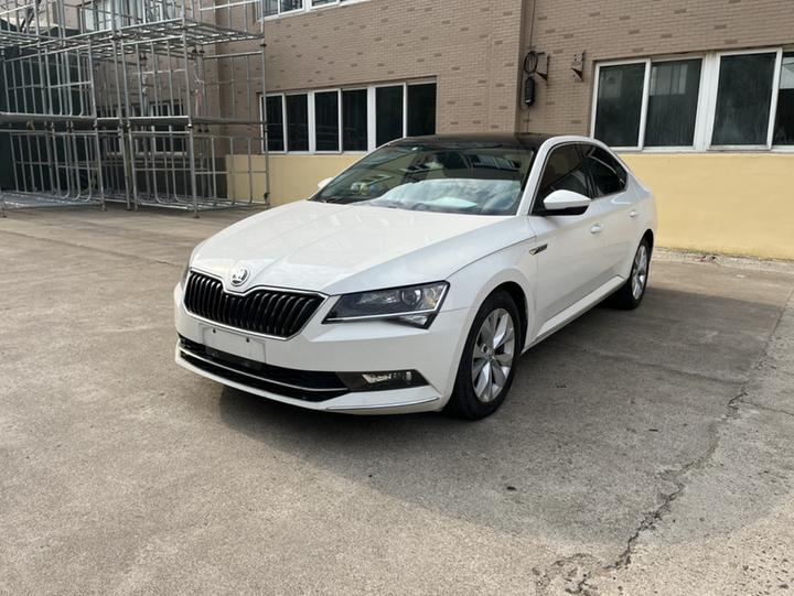 Superb 2016 TSI280 DSG