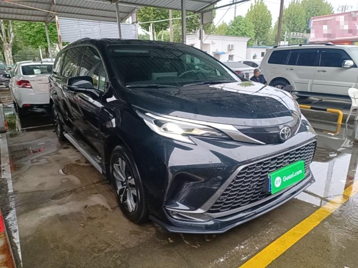 Granvia 2024 2.5L Hybrid Premium PLUS AWD photo 3
