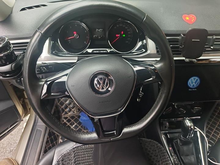Bora 2017 230TSI DSG Comfort photo 3