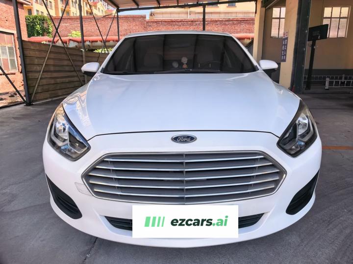 Escort 2017 Facelift 1.5L MT Comfort photo 2