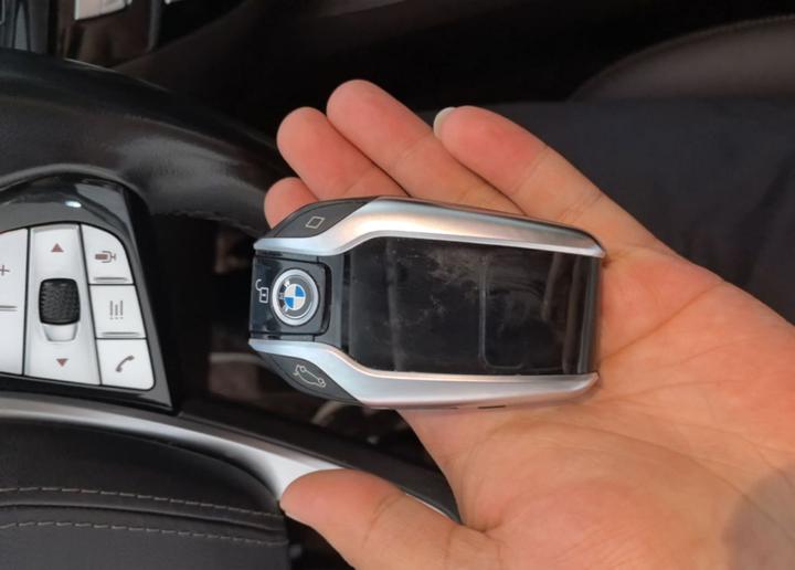 5 Series EV 2020 Upgraded 530Le Luxury photo 8