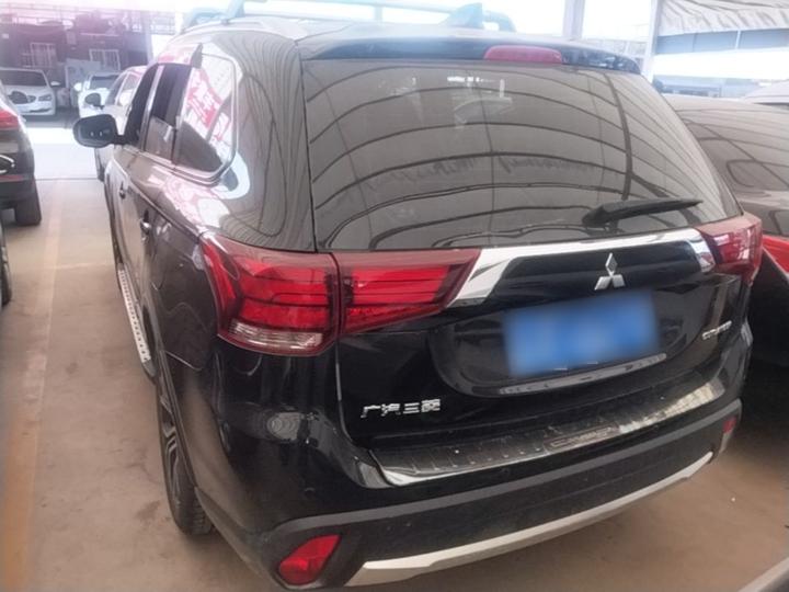 Outlander 2018 2.0L RWD Honor 5-Seater photo 5