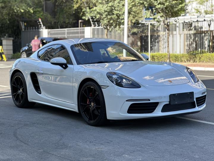 718 2018 Cayman 2.0T photo 3