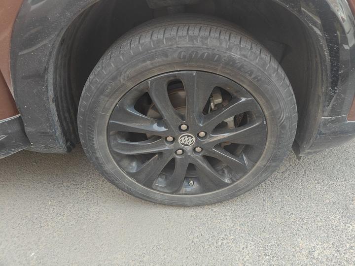 2020 20T CVT Luxury photo 8