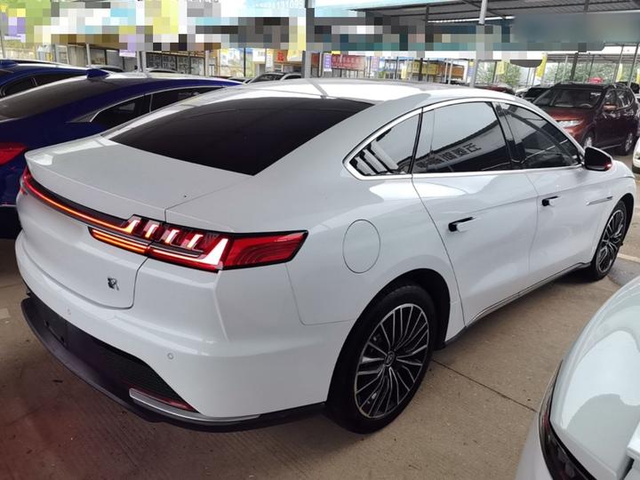Han 2021 EV Standard Range Luxury photo 6