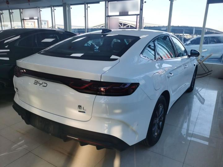 Qin L 2025 DM-i ADAS 80KM Leading photo 6