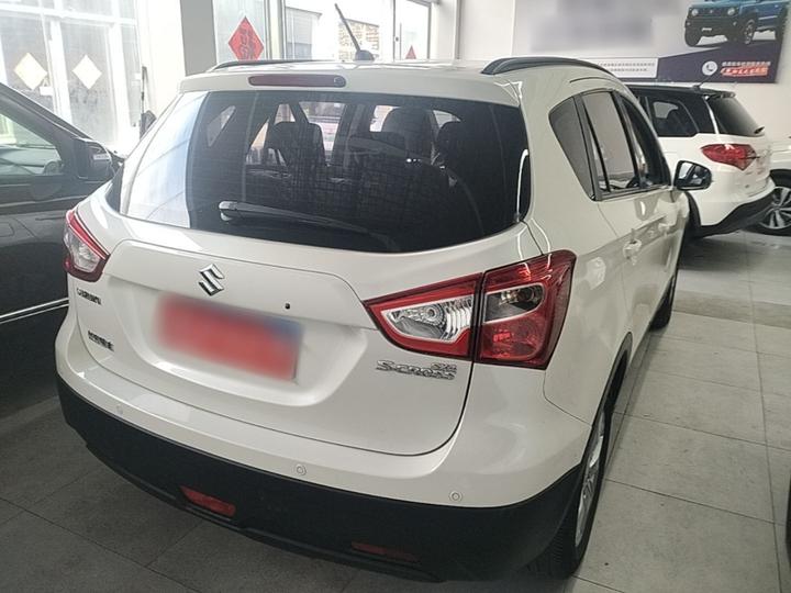 2014 1.6L MT RWD Progressive photo 6