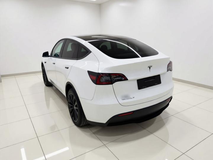 Model Y 2024 RWD photo 4