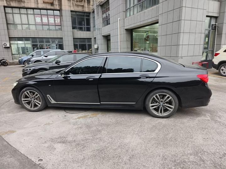 7 Series 2018 730Li Leading M Sport Package photo 4