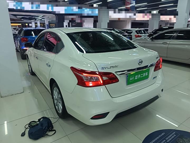 Sylphy 2016 1.6XV CVT Smart photo 4
