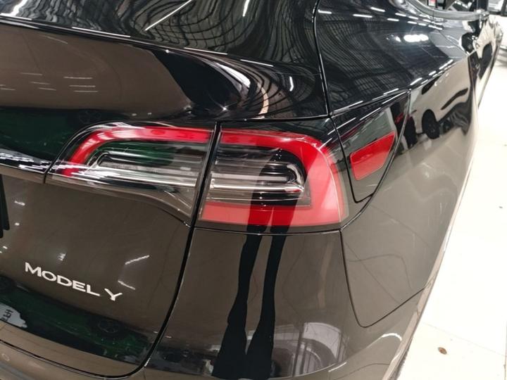 Model Y 2023 RWD photo 7