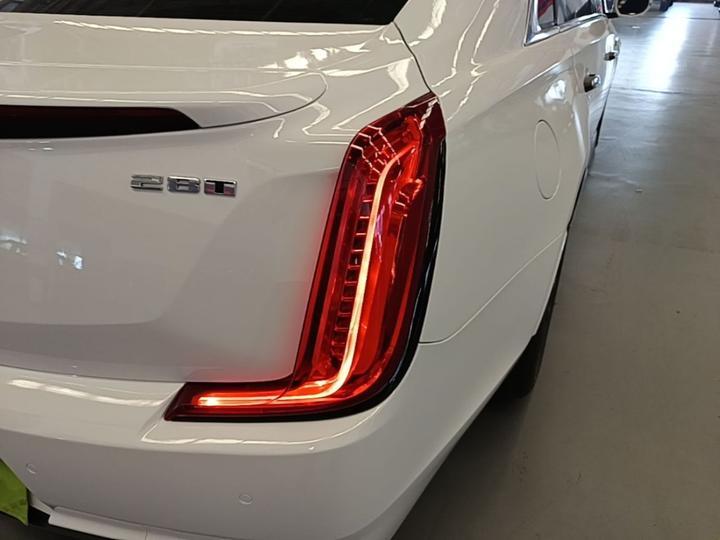 XTS 2018 28T Tech photo 7