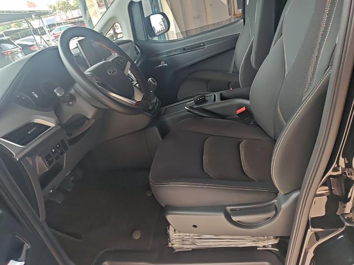 Refine M3 2023 PLUS 1.5T 9-Seater Connected photo 6
