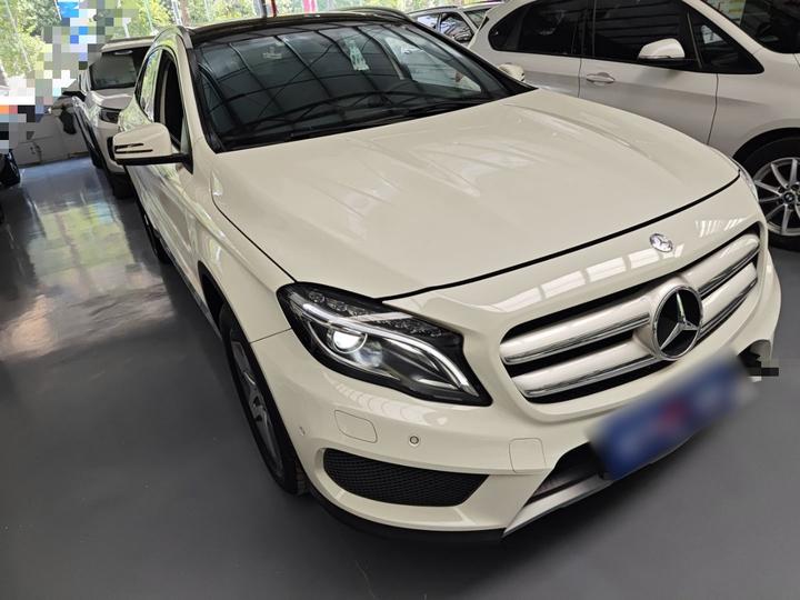 GLA Imported 2015 GLA 260 4MATIC photo 3