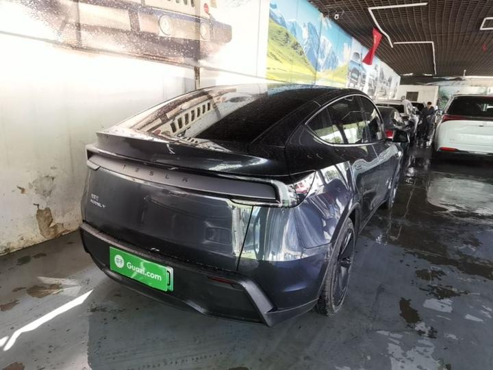Model Y 2025 RWD photo 6