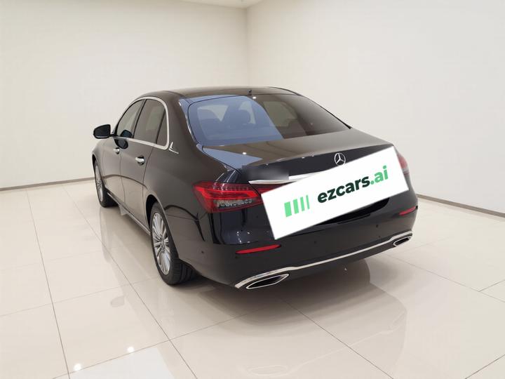 E-Class 2023 E 300 L Luxury photo 4