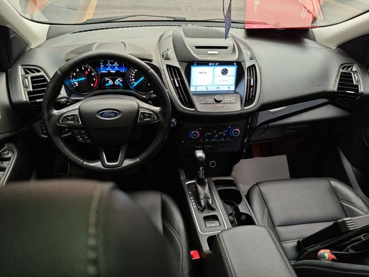 Kuga 2017 EcoBoost 180 RWD photo 5