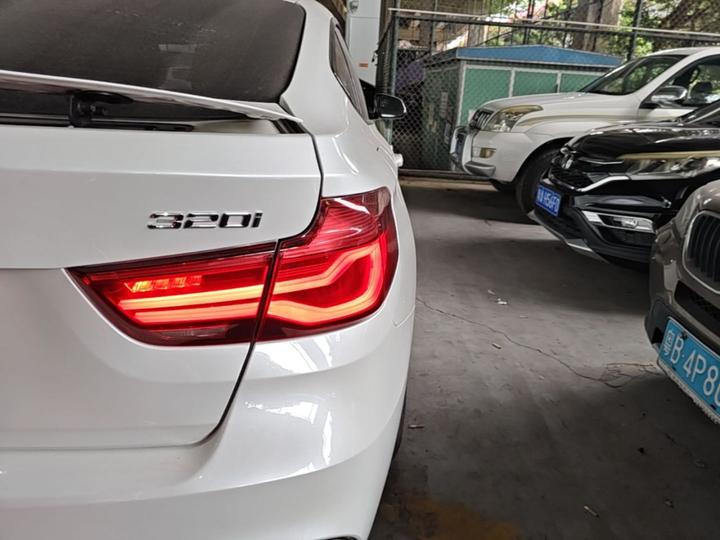 3 SeriesGT 2019 320i M Sport Package photo 7