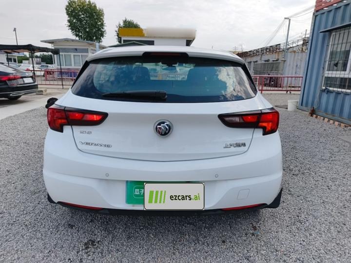 Verano 2016 Hatchback 15S AT Leading photo 5