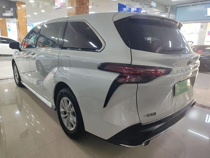 Granvia 2023 2.5L Hybrid Comfort photo 4