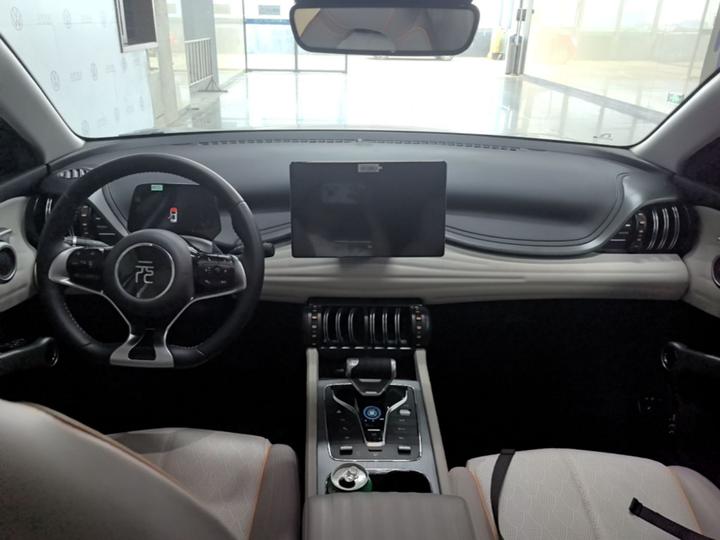 Yuan PLUS 2024 Honor 510KM photo 2