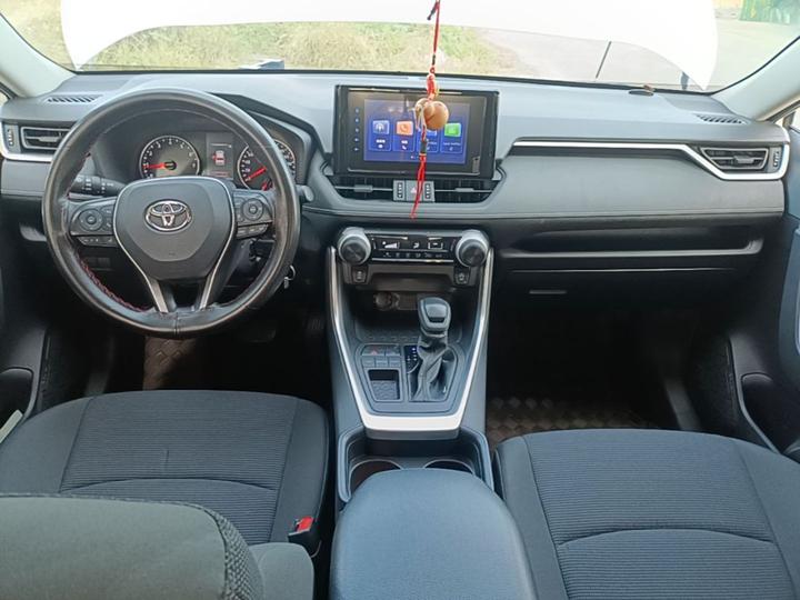 RAV4 2022 2.0L CVT RWD photo 5