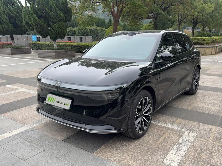 7X 2025 75kWh RWD ADAS