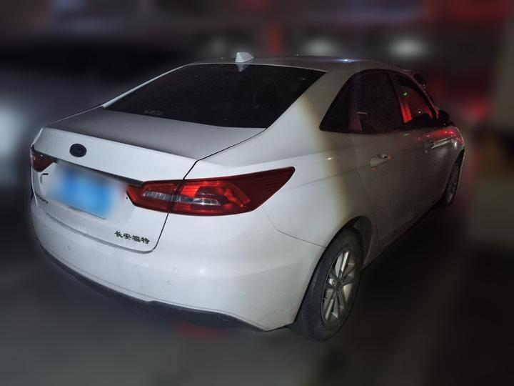 Escort 2019 Facelift 1.5L AT China VI photo 6