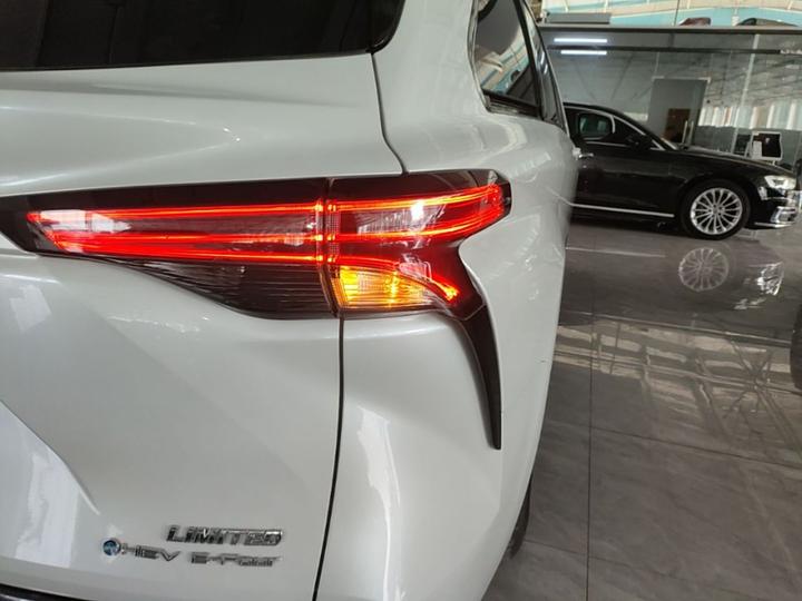 Sienna 2024 2.5L Hybrid AWD Premium photo 7