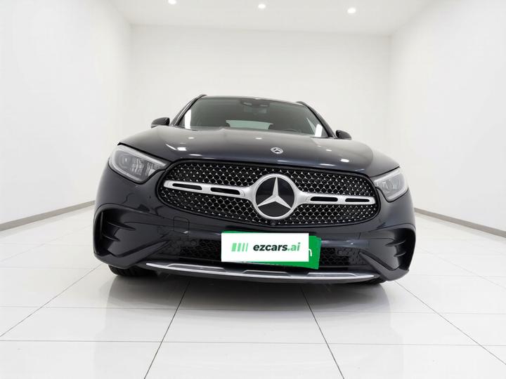 GLC 2023 Facelift GLC 300 L 4MATIC Dynamic 7-Seater photo 2
