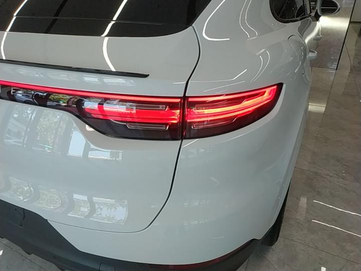 2019 Cayenne Coupé 3.0T photo 7