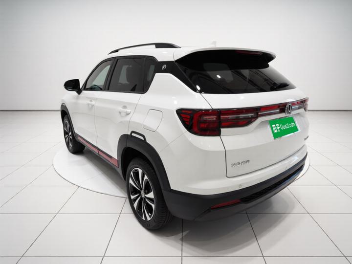 CS35PLUS 2022 1.6L MT Luxury photo 4