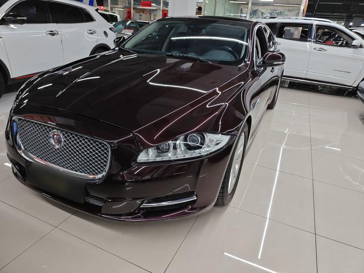 XJ 2015 XJL 2.0T RWD Business