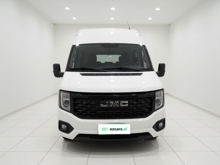 2023 2.0T AT Medium Wheelbase High Roof 7-Seater photo 2