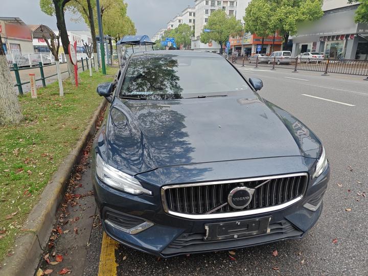 S60 2023 B4 Luxury photo 2